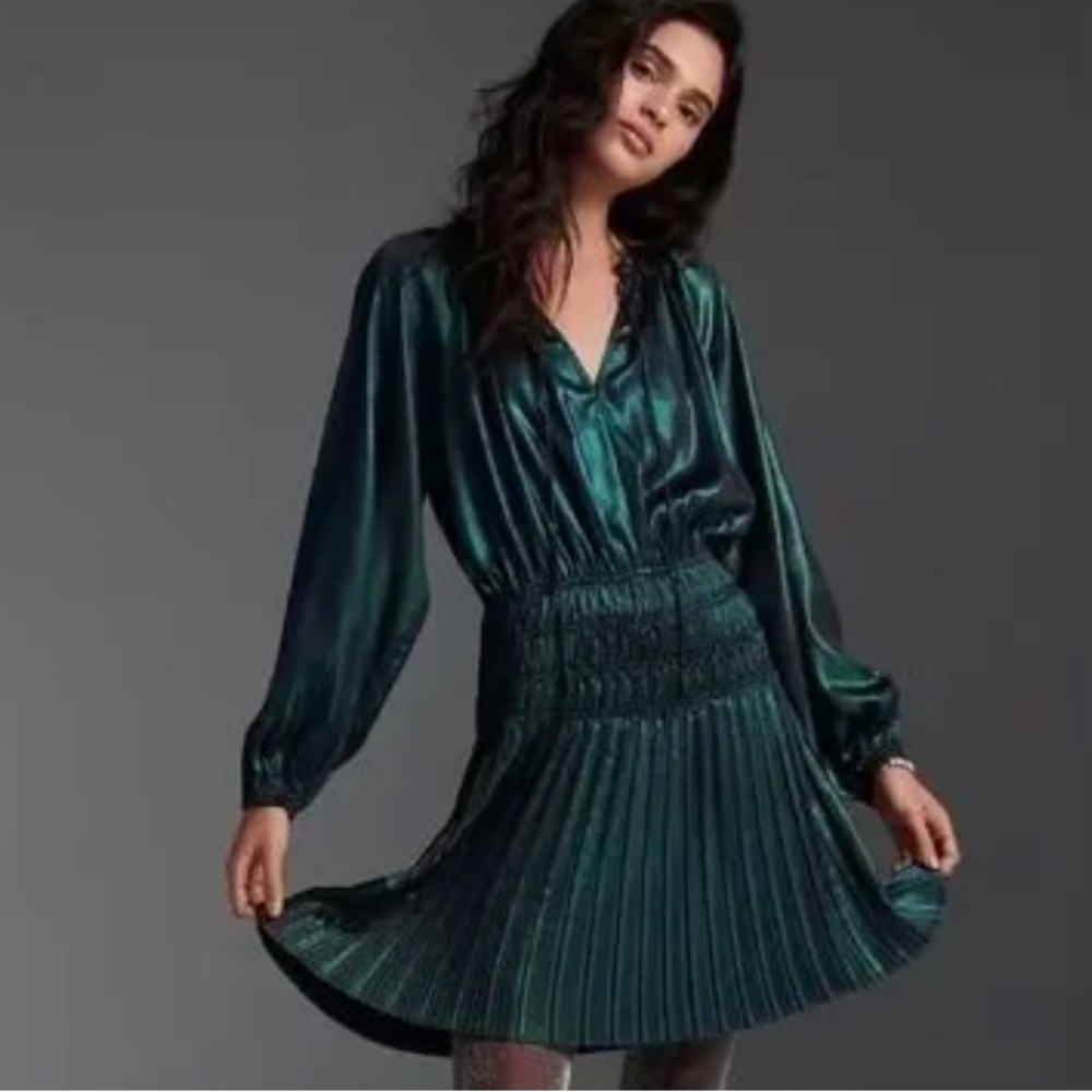*Like NEW* Anthropologie Drea Shimmer Mini Dress in Holly, Size Small